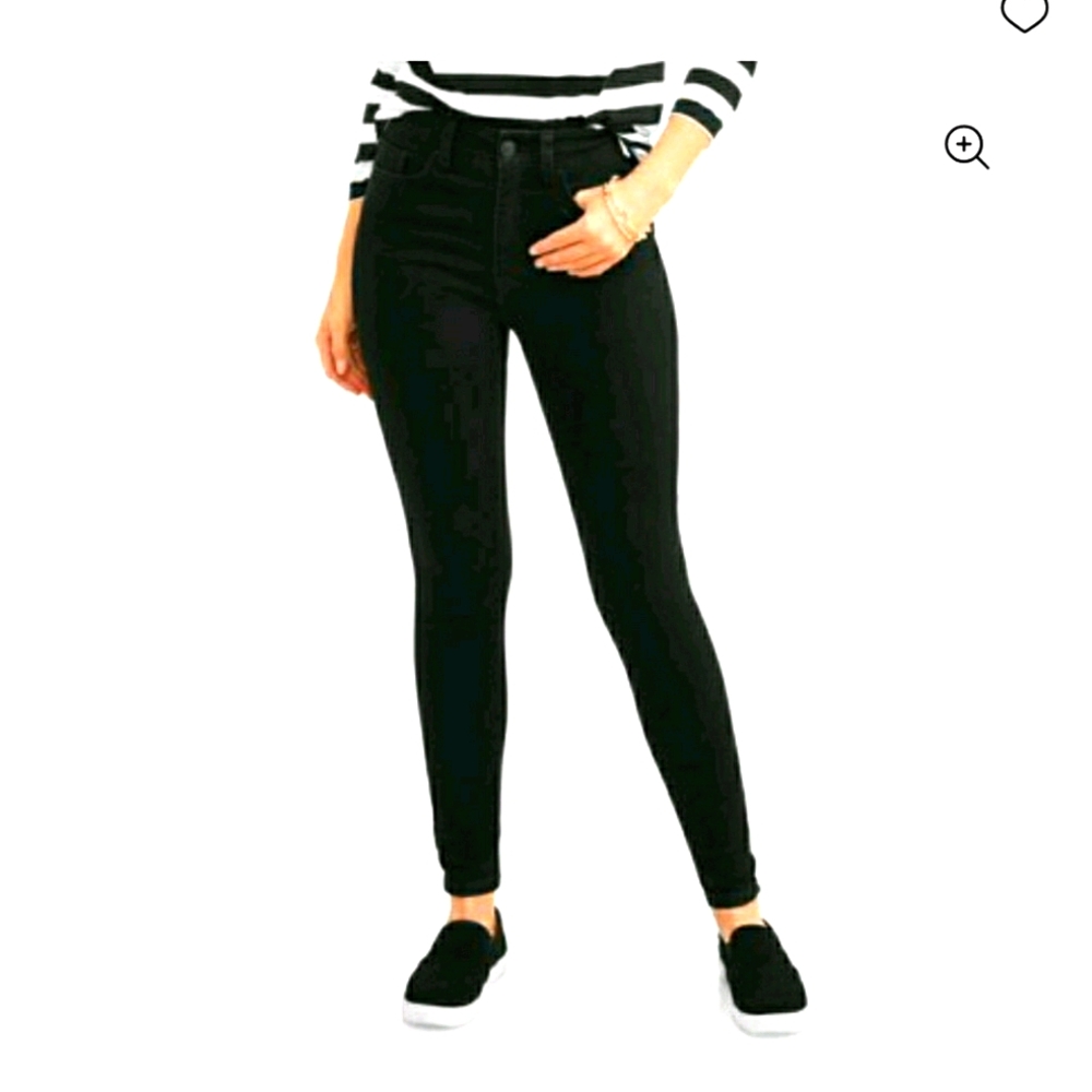 Black Skinny Jeans